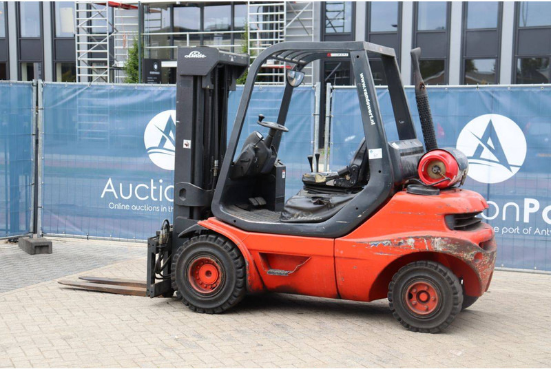 Linde H30T-03 - Chariot élévateur à gaz: photos 3 Linde H30T-03 - Chariot élévateur à gaz: photos 3