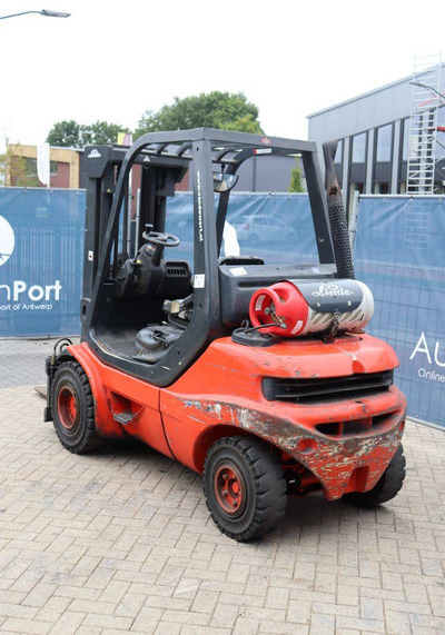 Linde H30T-03 - Chariot élévateur à gaz: photos 4 Linde H30T-03 - Chariot élévateur à gaz: photos 4