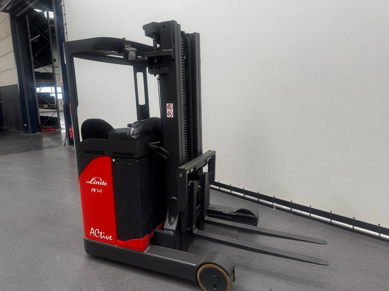 Linde R14 - Chariot à mât rétractable: photos 2 Linde R14 - Chariot à mât rétractable: photos 2