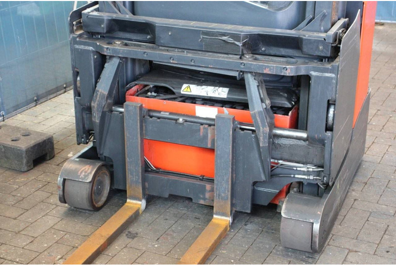 Chariot à mât rétractable Linde R14X-03: photos 10