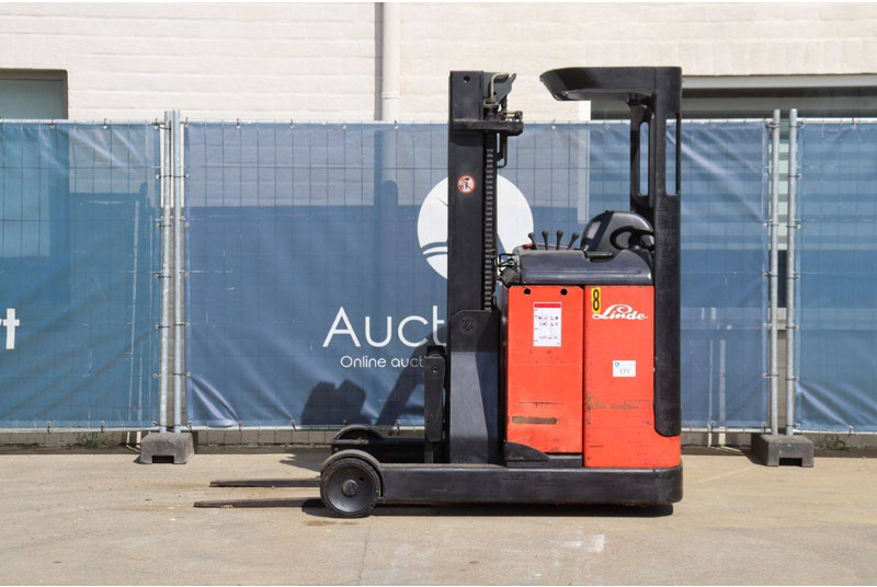 Linde R16 - Chariot à mât rétractable: photos 2 Linde R16 - Chariot à mât rétractable: photos 2