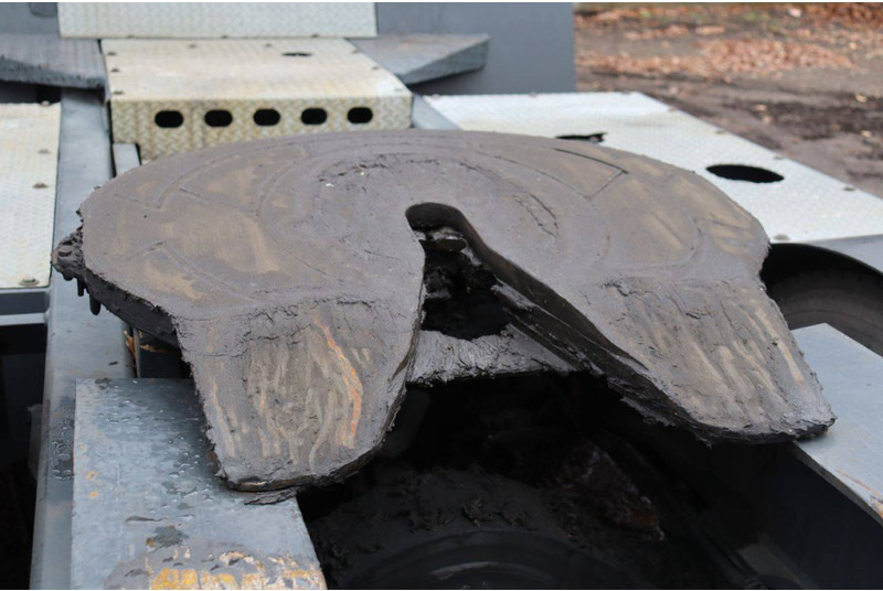 Tracteur portuaire MOL YM 180/4X2: photos 17