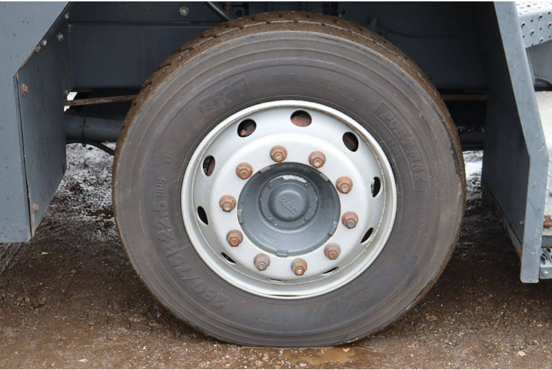 Tracteur portuaire MOL YM 180/4X2: photos 11