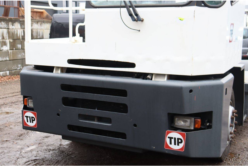 Tracteur portuaire MOL YM 180/4X2: photos 10