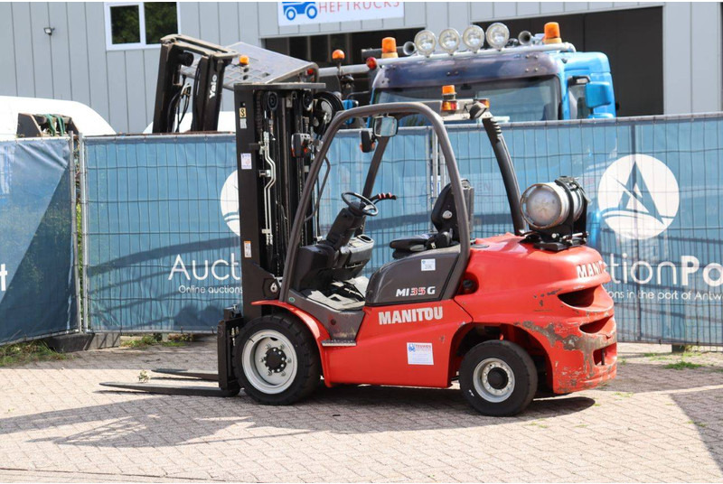 Manitou MI 35 G - Chariot élévateur à gaz: photos 3 Manitou MI 35 G - Chariot élévateur à gaz: photos 3