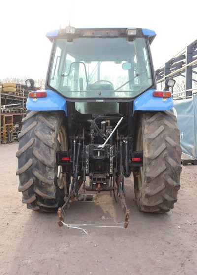 New Holland TS100 - Tracteur agricole: photos 4 New Holland TS100 - Tracteur agricole: photos 4