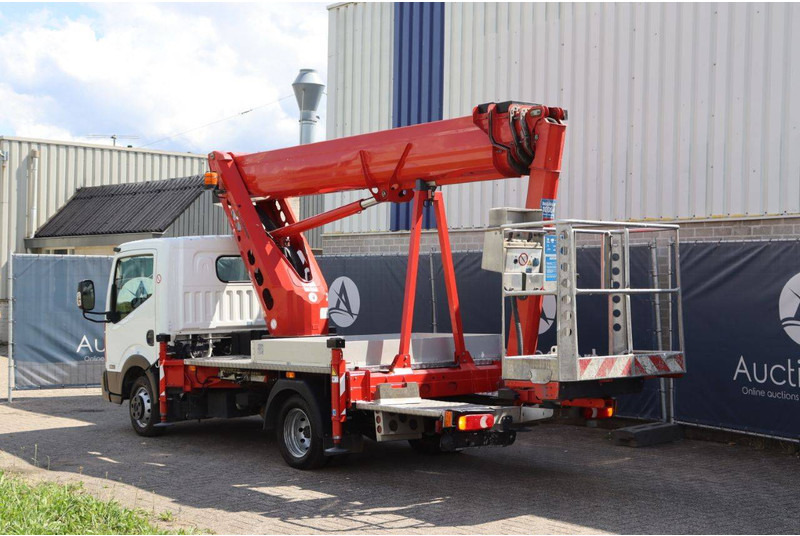 Nissan 35.12 / Ruthmann STEIGER TBR 220 - Camion avec nacelle: photos 4 Nissan 35.12 / Ruthmann STEIGER TBR 220 - Camion avec nacelle: photos 4