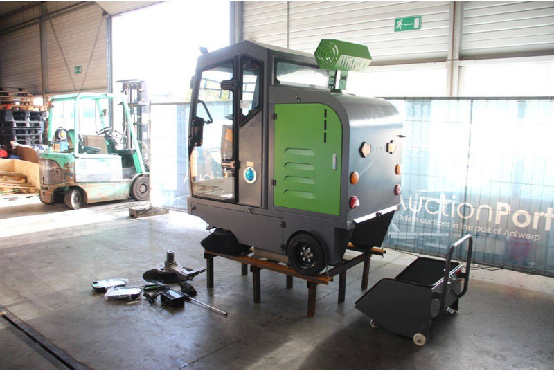 Onbekend D19 - Balayeuse de voirie: photos 3 Onbekend D19 - Balayeuse de voirie: photos 3