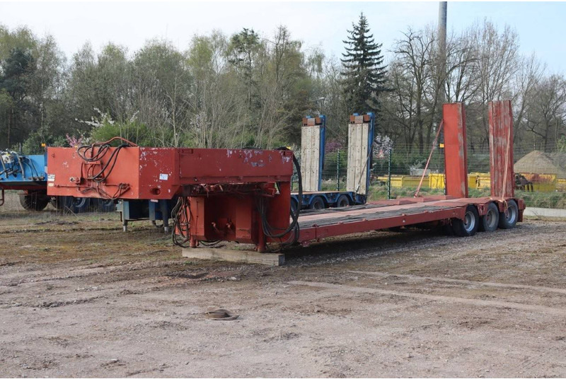 SVP 12.48.3 - Semi-remorque surbaissé: photos 1 SVP 12.48.3 - Semi-remorque surbaissé: photos 1