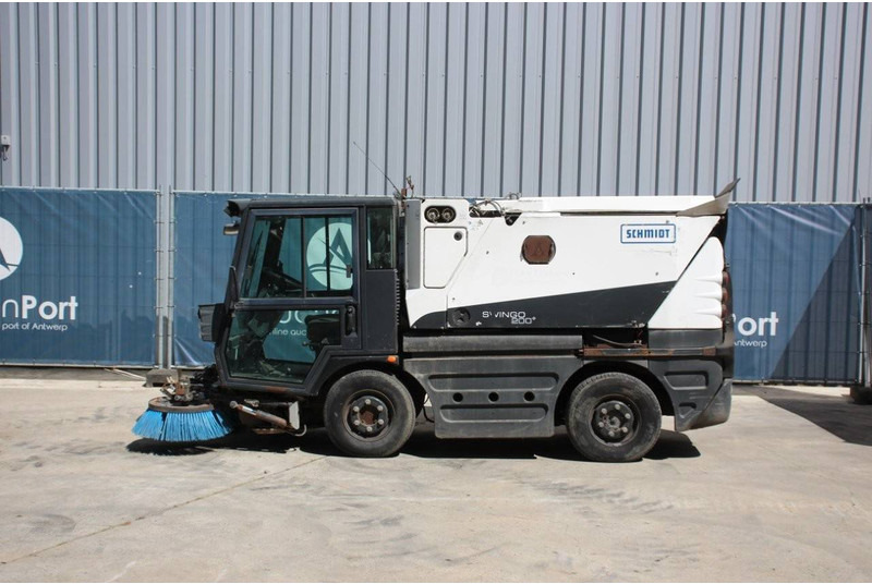 Schmidt Compact 200 Sweeper - Balayeuse de voirie: photos 2 Schmidt Compact 200 Sweeper - Balayeuse de voirie: photos 2