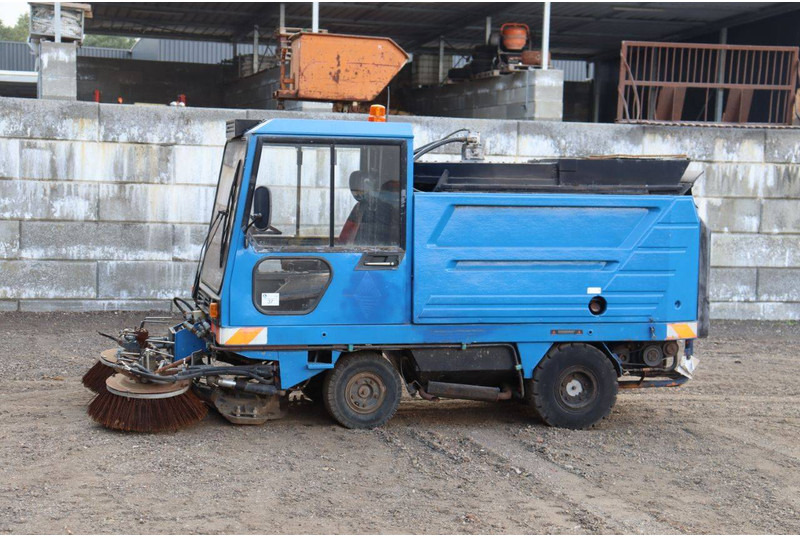 Schmidt SK152S - Balayeuse de voirie: photos 1 Schmidt SK152S - Balayeuse de voirie: photos 1