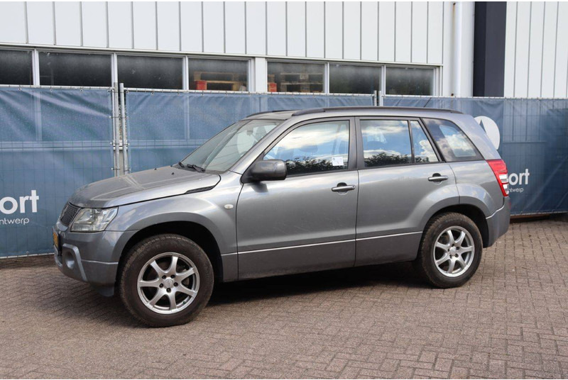 Suzuki Grand Vitara - Berline: photos 1 Suzuki Grand Vitara - Berline: photos 1