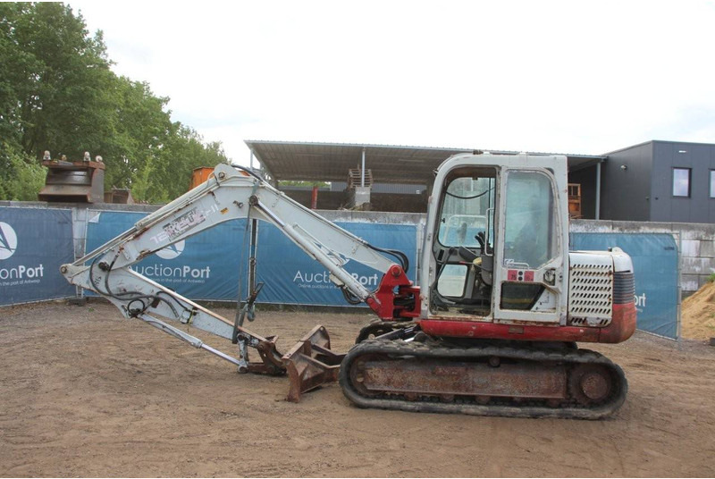 Takeuchi TB 175 - Pelle sur chenille: photos 2 Takeuchi TB 175 - Pelle sur chenille: photos 2