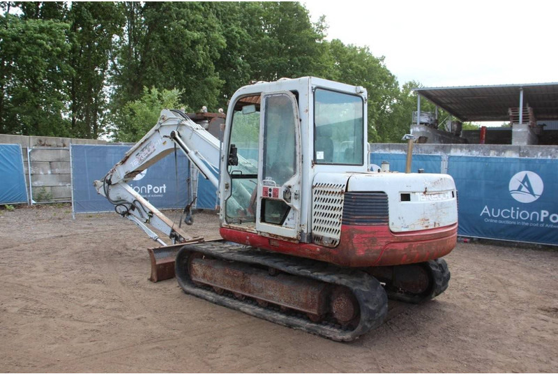 Takeuchi TB 175 - Pelle sur chenille: photos 3 Takeuchi TB 175 - Pelle sur chenille: photos 3