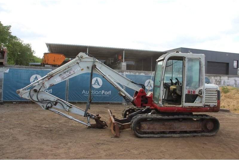 Takeuchi TB 175 - Pelle sur chenille: photos 1 Takeuchi TB 175 - Pelle sur chenille: photos 1
