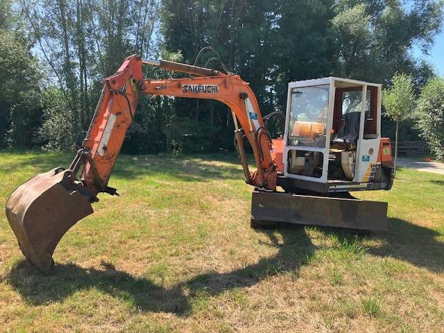 Takeuchi TB045 - Pelle sur chenille: photos 1 Takeuchi TB045 - Pelle sur chenille: photos 1