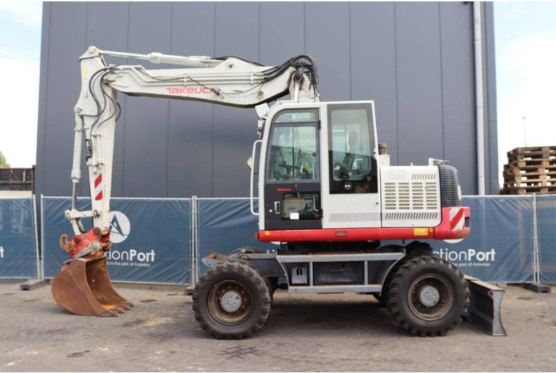 Takeuchi TB1160W - Pelle sur pneus: photos 2 Takeuchi TB1160W - Pelle sur pneus: photos 2