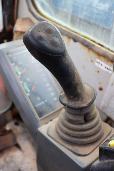 Pelle sur chenille Takeuchi TB175: photos 19