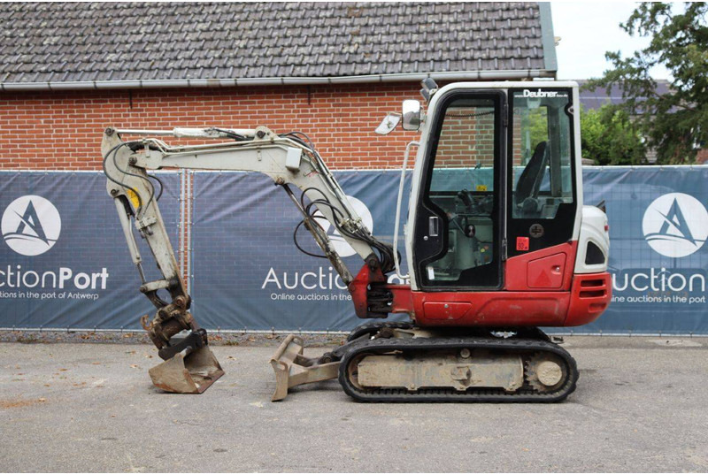 Takeuchi TB230 - Pelle sur chenille: photos 2 Takeuchi TB230 - Pelle sur chenille: photos 2