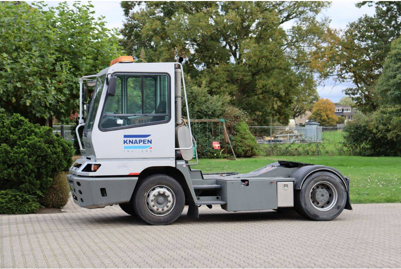 Terberg YT182 - Tracteur portuaire: photos 1 Terberg YT182 - Tracteur portuaire: photos 1