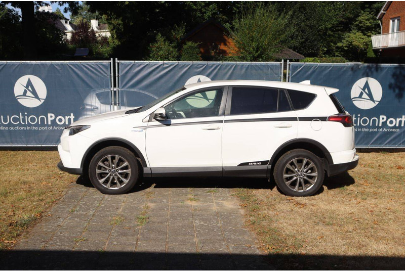 Toyota RAV4 - SUV: photos 2 Toyota RAV4 - SUV: photos 2