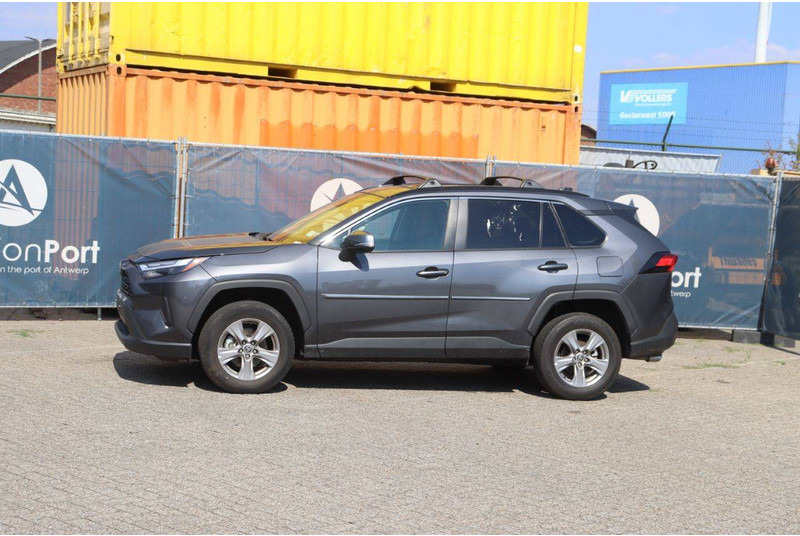 Toyota RAV4 XLE AWD - Berline: photos 1 Toyota RAV4 XLE AWD - Berline: photos 1