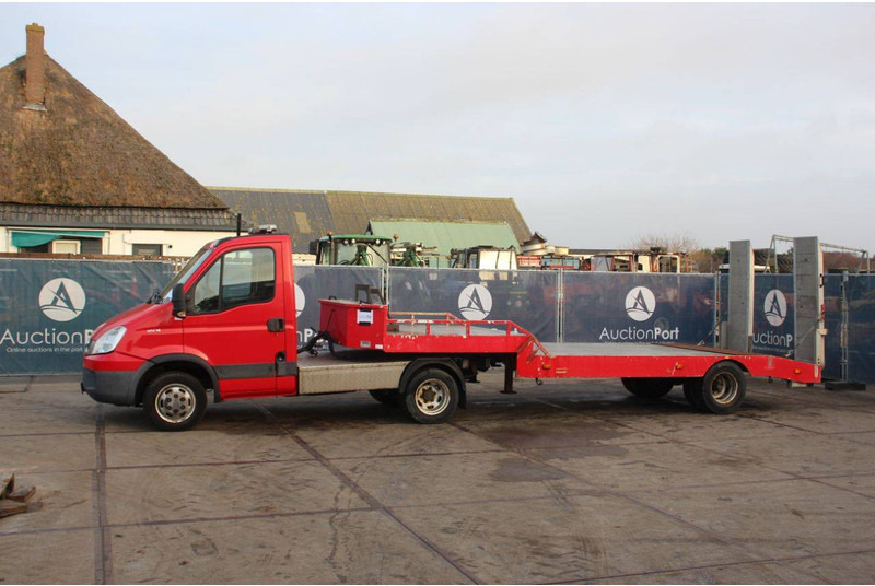 VELDHUIZEN P31-2D - Semi-remorque surbaissé: photos 1 VELDHUIZEN P31-2D - Semi-remorque surbaissé: photos 1