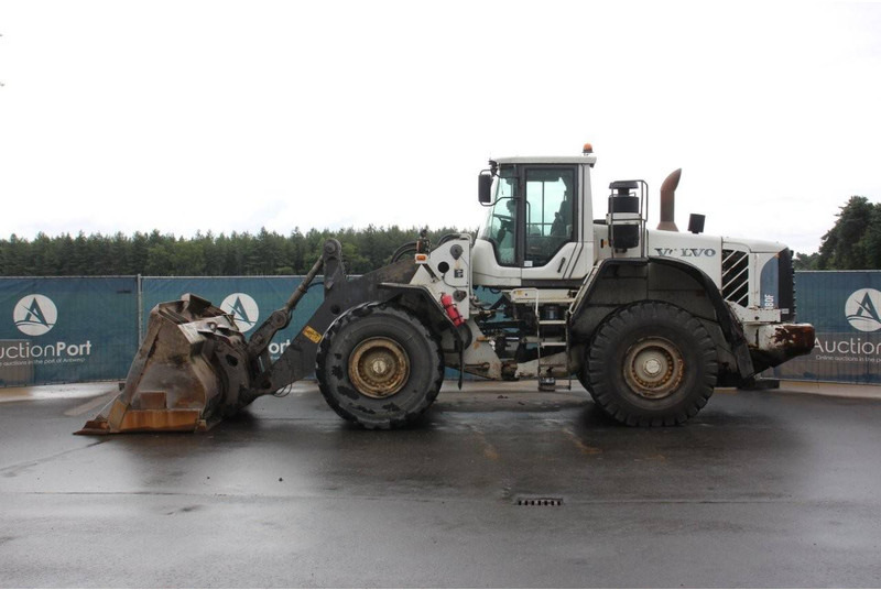 Volvo L 180 F - Chargeuse sur pneus: photos 2 Volvo L 180 F - Chargeuse sur pneus: photos 2