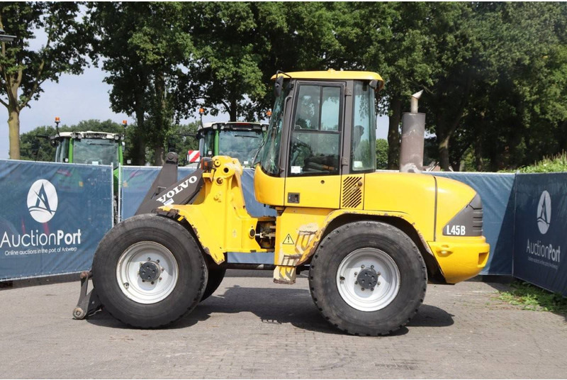 Volvo L45B-TP - Chargeuse sur pneus: photos 2 Volvo L45B-TP - Chargeuse sur pneus: photos 2