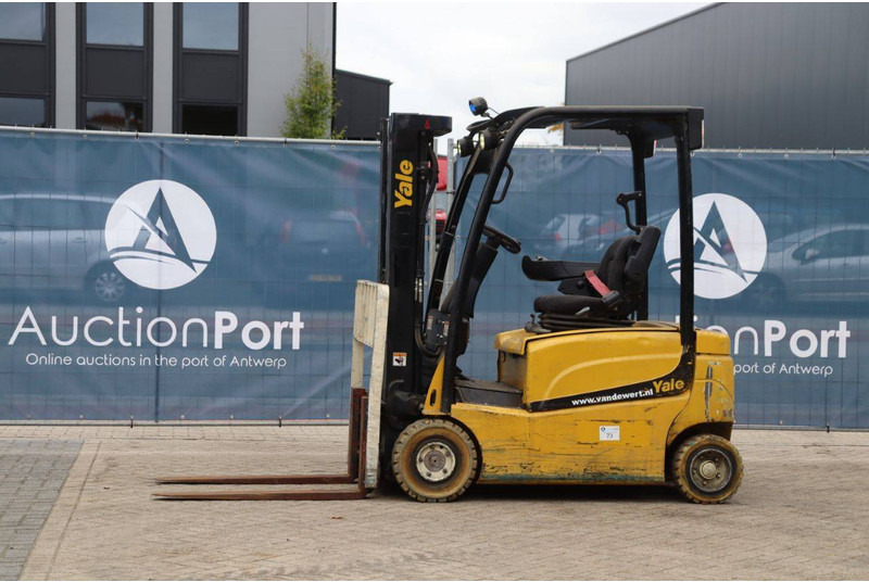 Yale ERP16VF - Chariot élévateur électrique: photos 1 Yale ERP16VF - Chariot élévateur électrique: photos 1