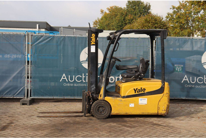 Yale ERP16VT - Chariot élévateur électrique: photos 1 Yale ERP16VT - Chariot élévateur électrique: photos 1