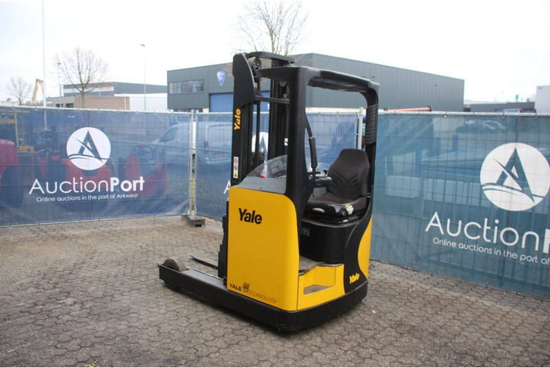 Yale MR16 - Chariot à mât rétractable: photos 3 Yale MR16 - Chariot à mât rétractable: photos 3