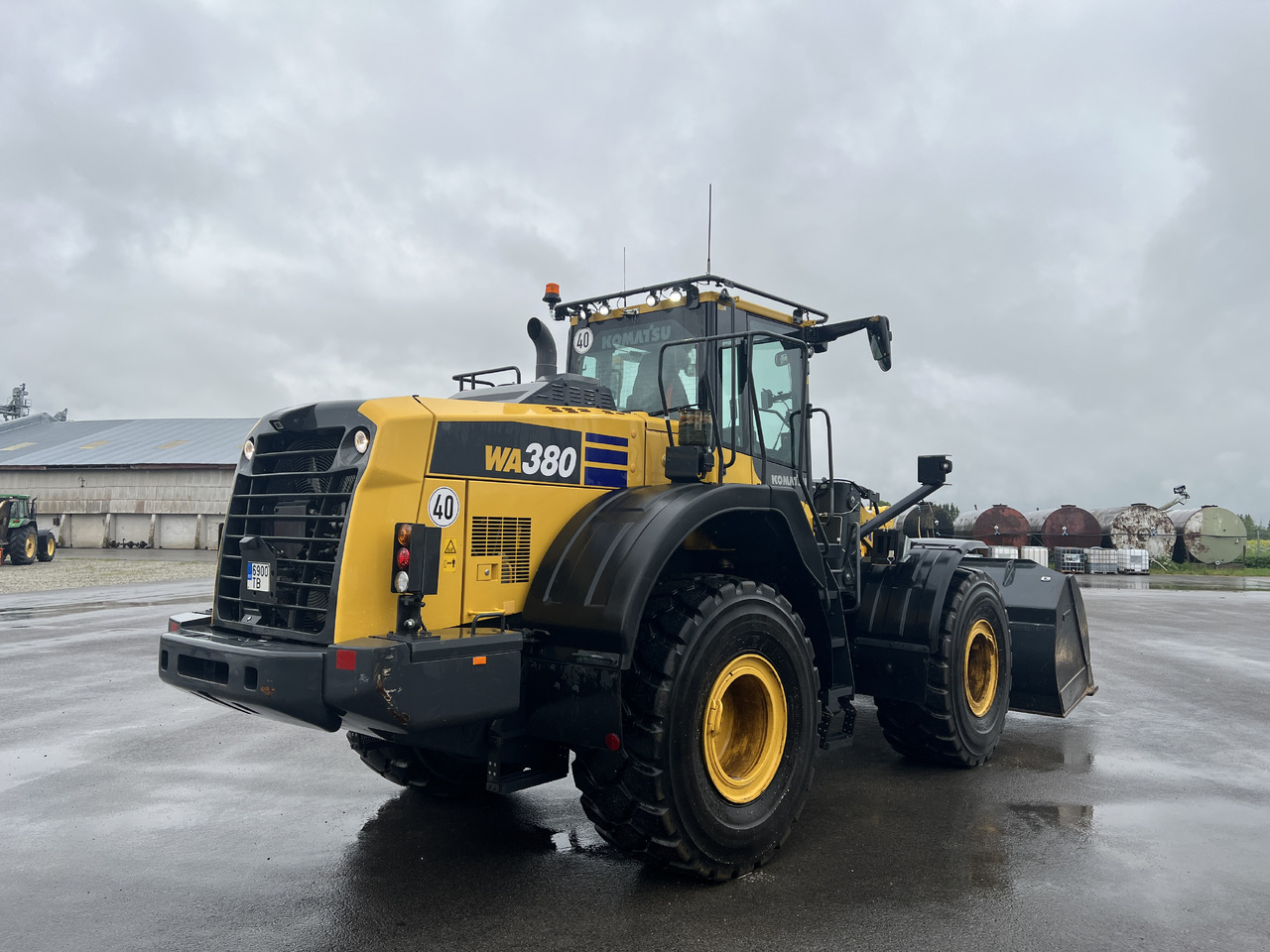 KOMATSU WA 380-8E0 - Chargeuse sur pneus: photos 5 KOMATSU WA 380-8E0 - Chargeuse sur pneus: photos 5