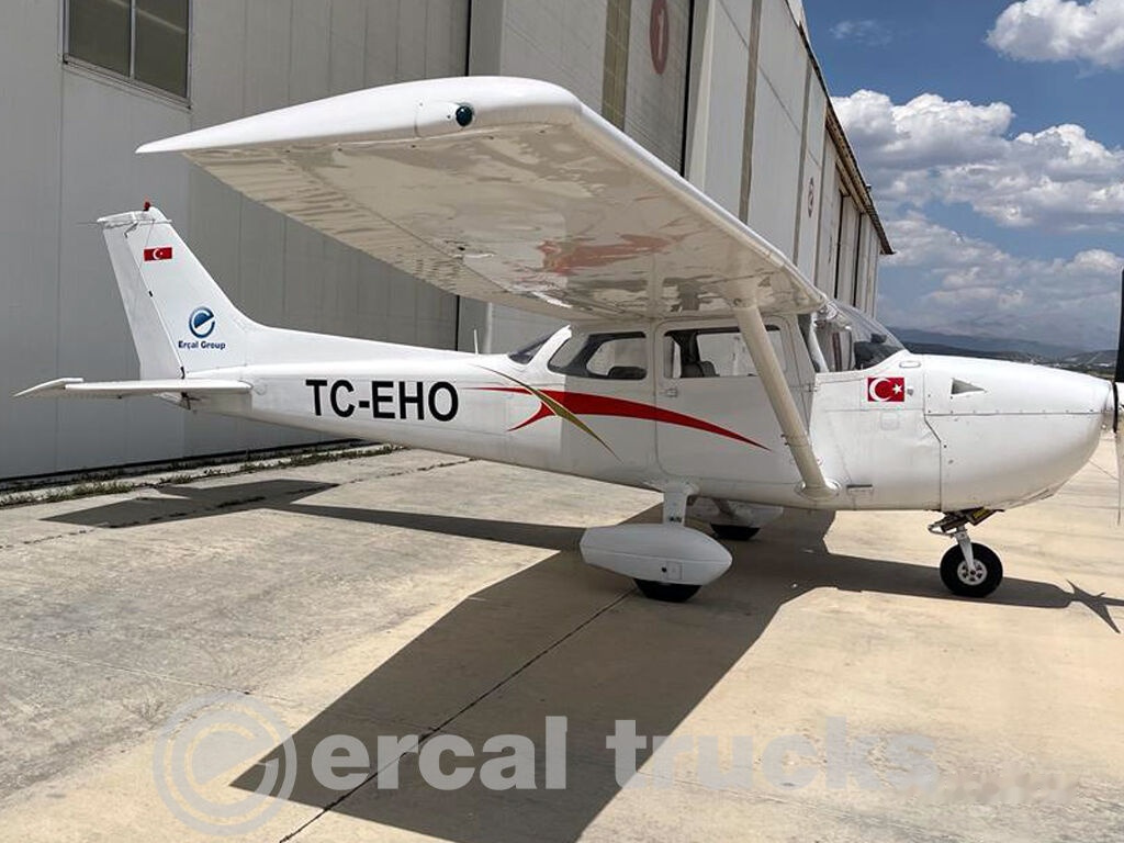 1977 Cessna 172N Diesel TC-EHO Airplane - Équipement aéroportuaire: photos 5 1977 Cessna 172N Diesel TC-EHO Airplane - Équipement aéroportuaire: photos 5