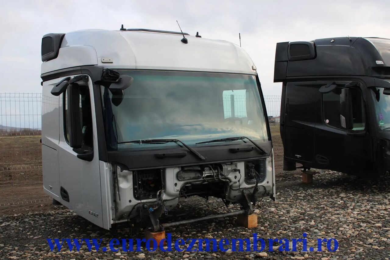 CABINA MERCEDES ACTROS MP4 STREAMSPACE 2.5 - Cabine pour Camion: photos 3 CABINA MERCEDES ACTROS MP4 STREAMSPACE 2.5 - Cabine pour Camion: photos 3