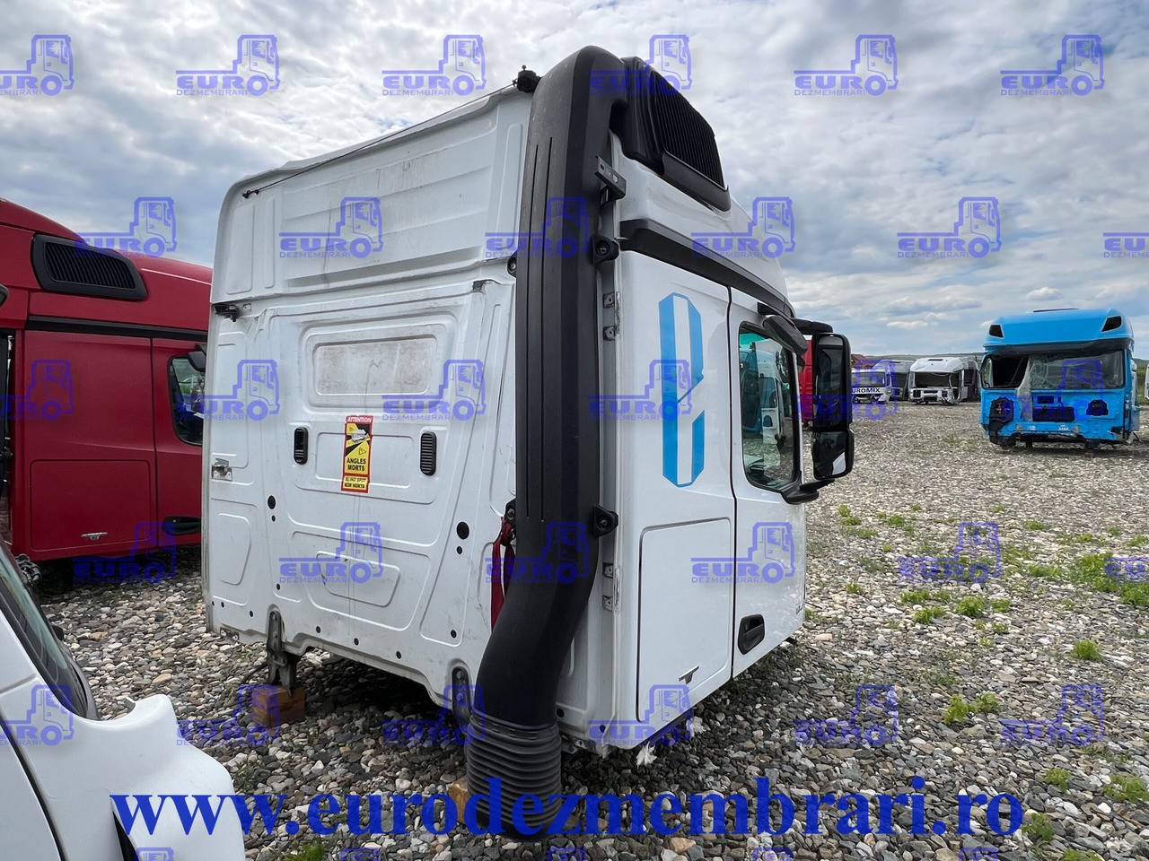 CABINA STREAMSPACE 2.5 MERCEDES ACTROS MP4 - Cabine pour Camion: photos 4 CABINA STREAMSPACE 2.5 MERCEDES ACTROS MP4 - Cabine pour Camion: photos 4