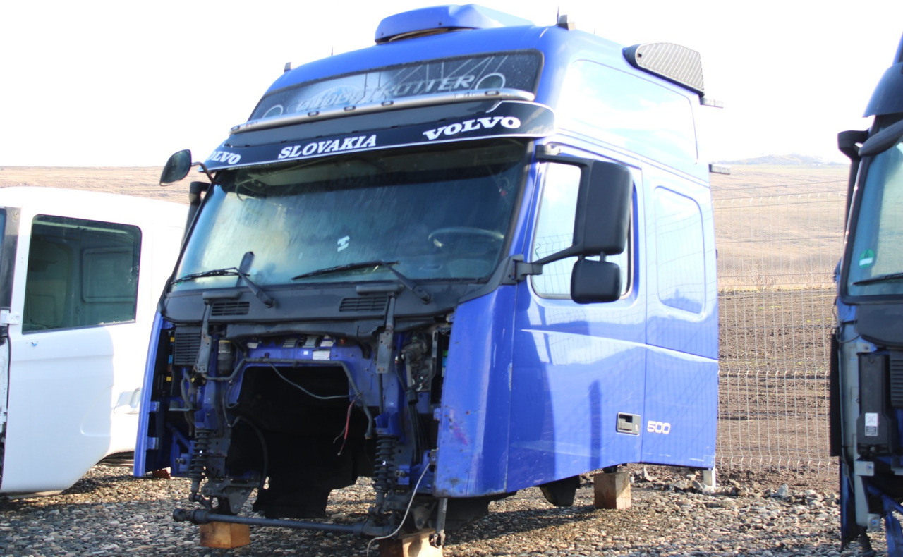 CABINA VOLVO FH13 GLOBETROTTER L2H3 - Cabine pour Camion: photos 2 CABINA VOLVO FH13 GLOBETROTTER L2H3 - Cabine pour Camion: photos 2
