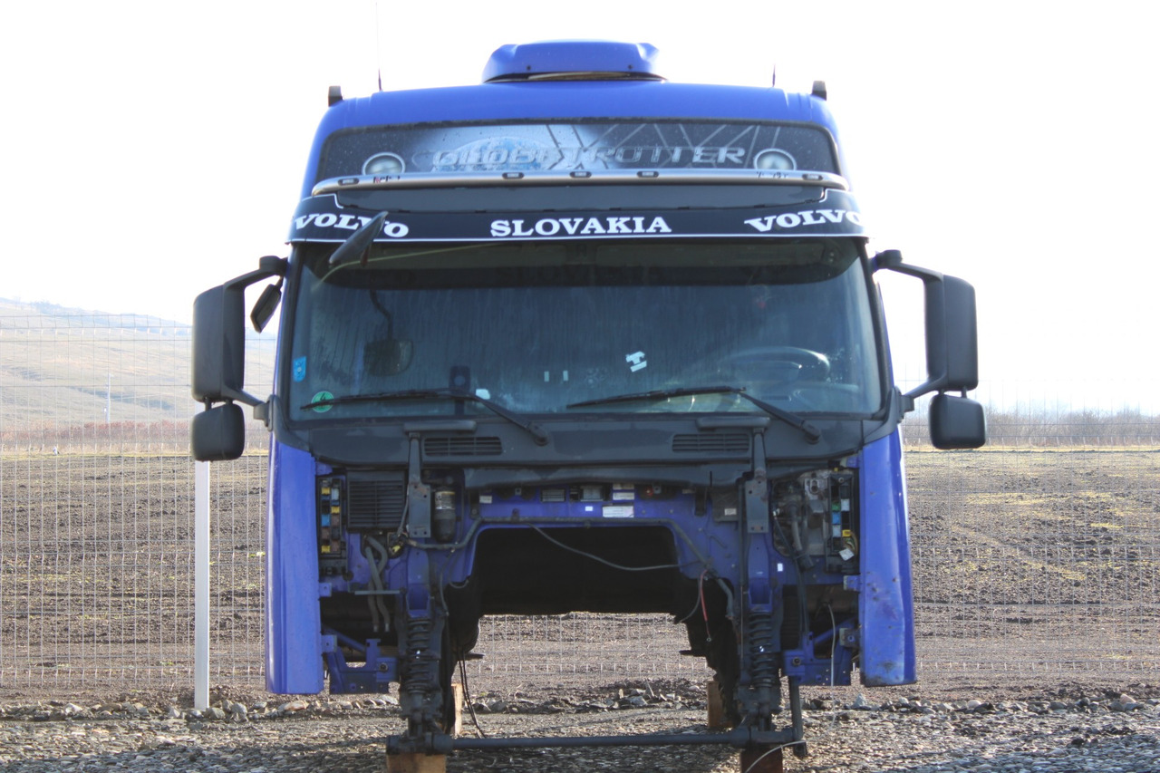 CABINA VOLVO FH13 GLOBETROTTER L2H3 - Cabine pour Camion: photos 1 CABINA VOLVO FH13 GLOBETROTTER L2H3 - Cabine pour Camion: photos 1
