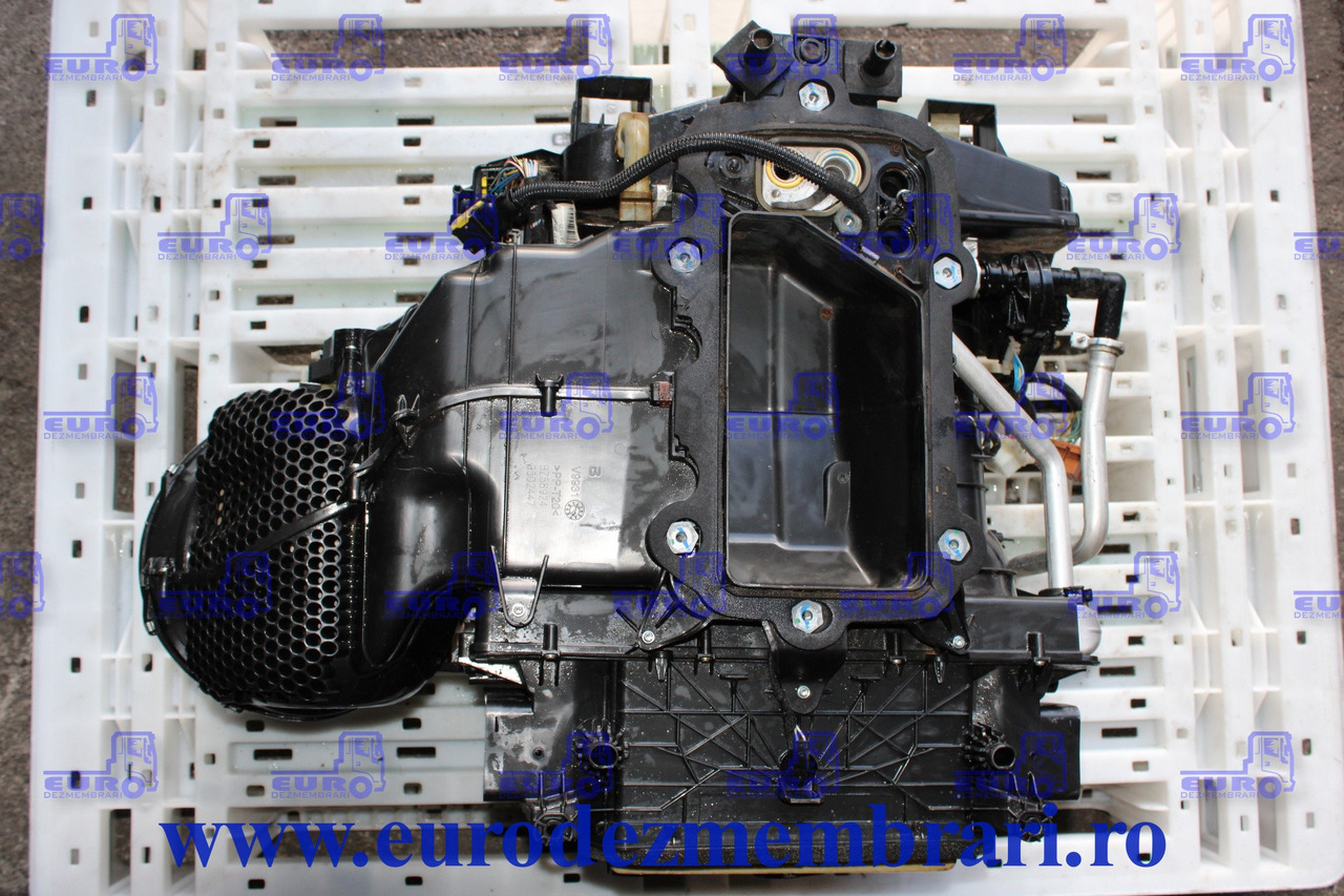 CARCASA SISTEM CLIMATIZARE VOLVO FH4 84243942 - Pièce de climatisation pour Camion: photos 2 CARCASA SISTEM CLIMATIZARE VOLVO FH4 84243942 - Pièce de climatisation pour Camion: photos 2
