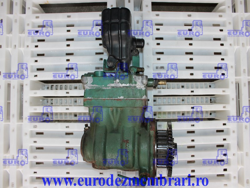 COMPRESOR AER CU AMBREIAJ VOLVO FH4 D13K 22017920, 22605008, 21984259 - Compresseur pour Camion: photos 1 COMPRESOR AER CU AMBREIAJ VOLVO FH4 D13K 22017920, 22605008, 21984259 - Compresseur pour Camion: photos 1