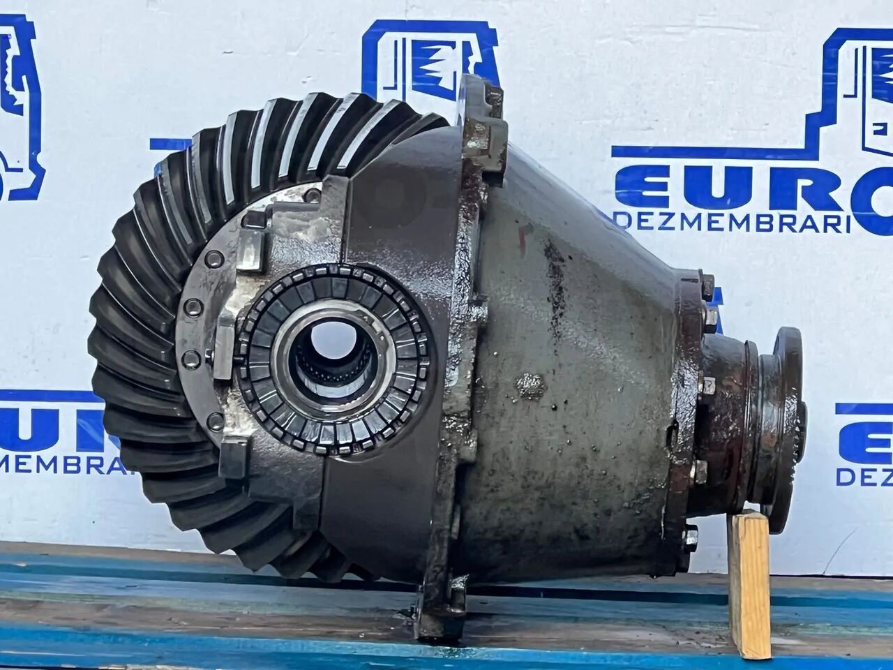 DIFERENTIAL VOLVO R=3.08 - Différentiel pour Camion: photos 1 DIFERENTIAL VOLVO R=3.08 - Différentiel pour Camion: photos 1
