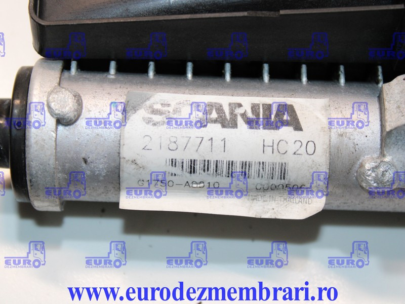 RADIATOR + VENTILATOR AER CONDITIONAT SCANIA NGS 2187711, 2824478 - Radiateur pour Camion: photos 3 RADIATOR + VENTILATOR AER CONDITIONAT SCANIA NGS 2187711, 2824478 - Radiateur pour Camion: photos 3