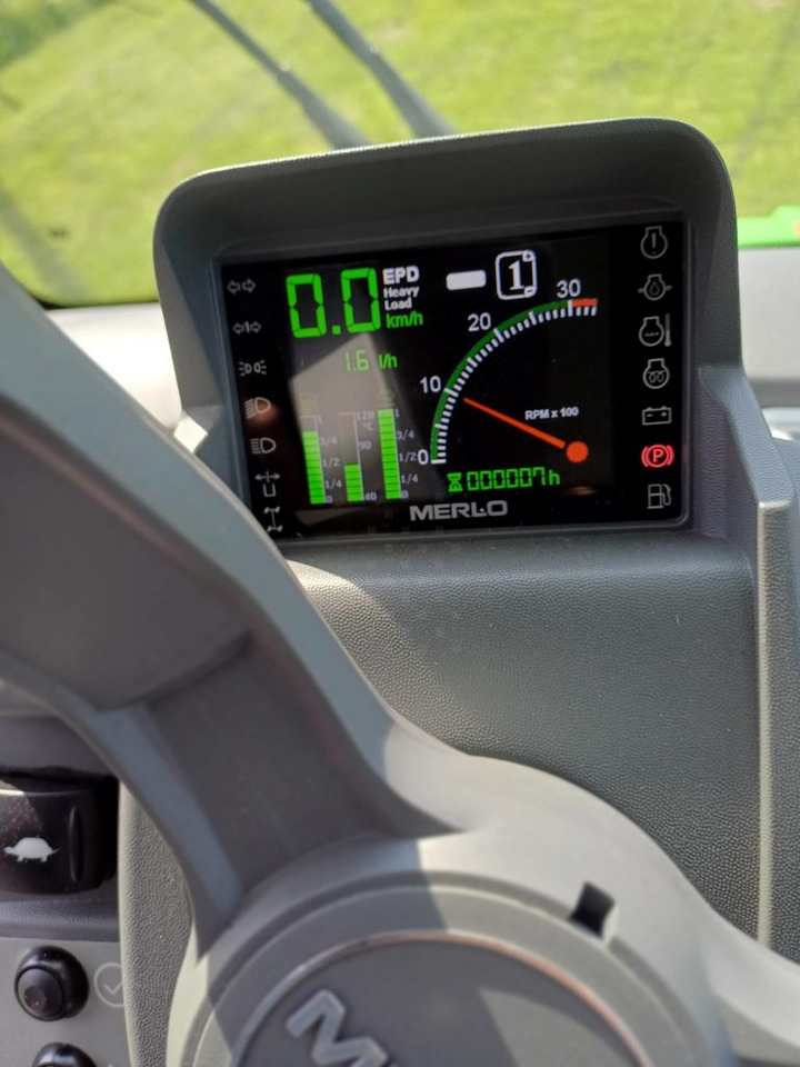 Merlo TF38.10 TT CS 136 - Chariot télescopique: photos 5 Merlo TF38.10 TT CS 136 - Chariot télescopique: photos 5