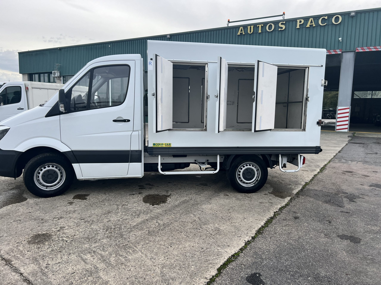 CAMION HELADERO 3.5T MERCEDES SPRINTER - Véhicule utilitaire frigorifique: photos 3 CAMION HELADERO 3.5T MERCEDES SPRINTER - Véhicule utilitaire frigorifique: photos 3