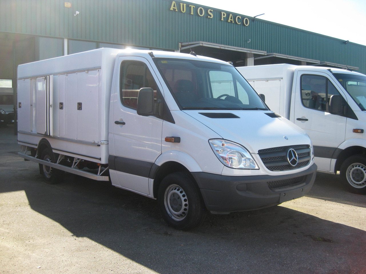Camión heladero 3500kg MERCEDES SPRINTER - Véhicule utilitaire frigorifique: photos 1 Camión heladero 3500kg MERCEDES SPRINTER - Véhicule utilitaire frigorifique: photos 1