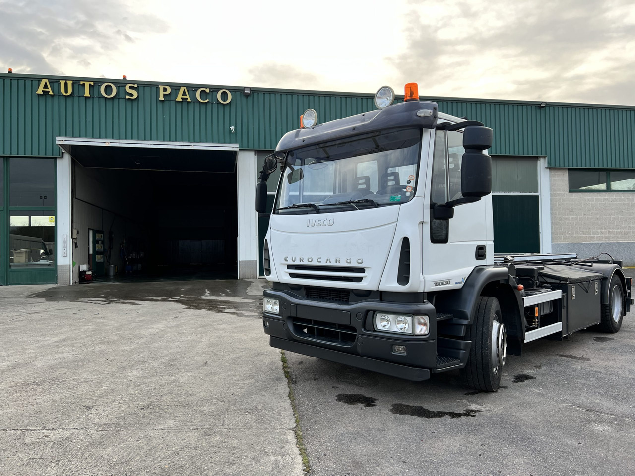 IVECO 300 EN CHASIS - Châssis cabine: photos 3 IVECO 300 EN CHASIS - Châssis cabine: photos 3