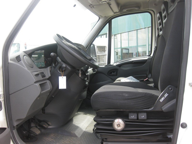 IVECO 35C15 CAJA CERRADA - Fourgon: photos 4 IVECO 35C15 CAJA CERRADA - Fourgon: photos 4
