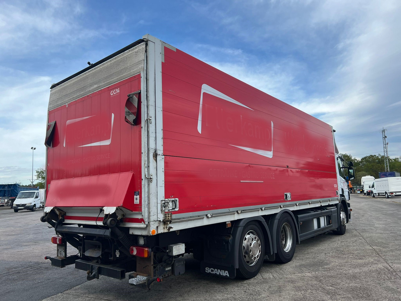 SCANIA 360 CON CAJA DE BEBIDAS - Camion pour le transport de boissons: photos 5 SCANIA 360 CON CAJA DE BEBIDAS - Camion pour le transport de boissons: photos 5