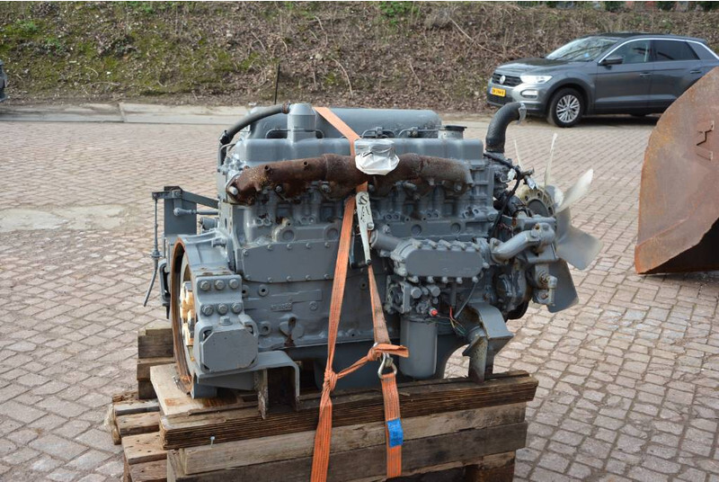Hino EM100 engine complete - Moteur pour Engins de chantier: photos 2 Hino EM100 engine complete - Moteur pour Engins de chantier: photos 2