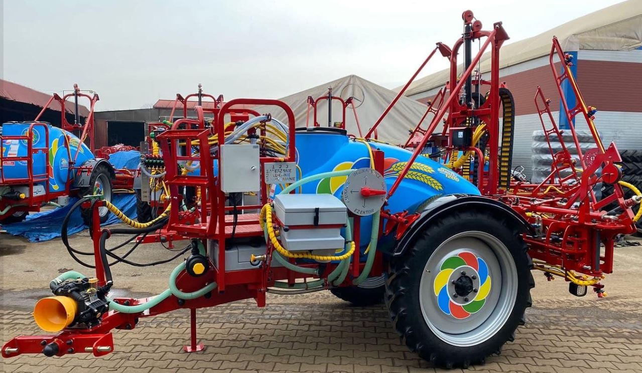 Biardzki Opryskiwacz przyczepiany 1200l/18 / Anhängespritze 1200 l / 18/ Trailed sprayer 1200 /18 / l/ Прицепной опрыскиватель 1200/18 - Pulvérisateur traîné: photos 2 Biardzki Opryskiwacz przyczepiany 1200l/18 / Anhängespritze 1200 l / 18/ Trailed sprayer 1200 /18 / l/ Прицепной опрыскиватель 1200/18 - Pulvérisateur traîné: photos 2